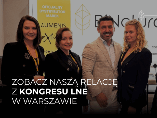Zespół BiNatural z ekspertem na tle stoiska podczas Kongresu LNE w Warszawie